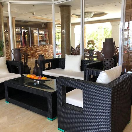EM Royalle Hotel&Beach Resort San Juan  Exterior foto
