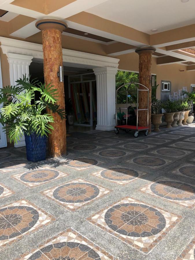 EM Royalle Hotel&Beach Resort San Juan  Exterior foto